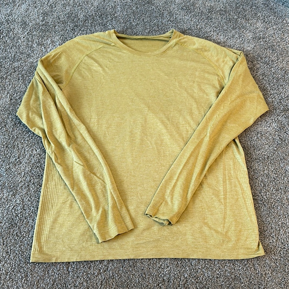 Men's Lulu lemon long sleeve shirt